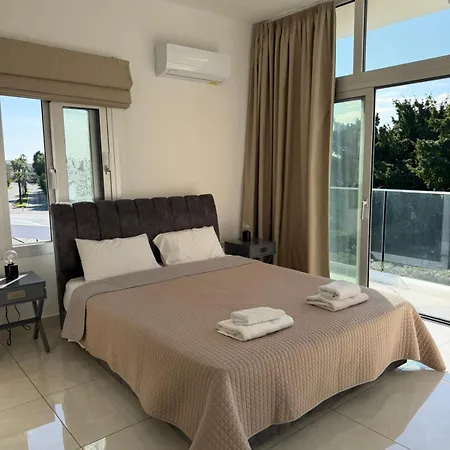 Seaside Pearl 2-bed Апартаменты *